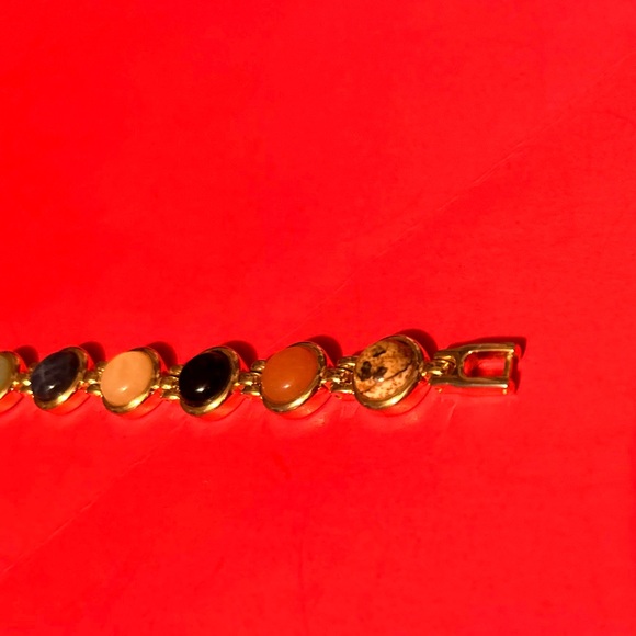 Ladies Gold Tone Multi Colored Gemstone Bracelet 7.5 Inches Unbranded - Picture 8 of 16